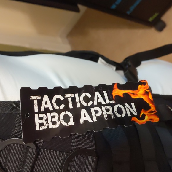 ThinkGeek Tactical Chef Apron - Picture 3 of 4